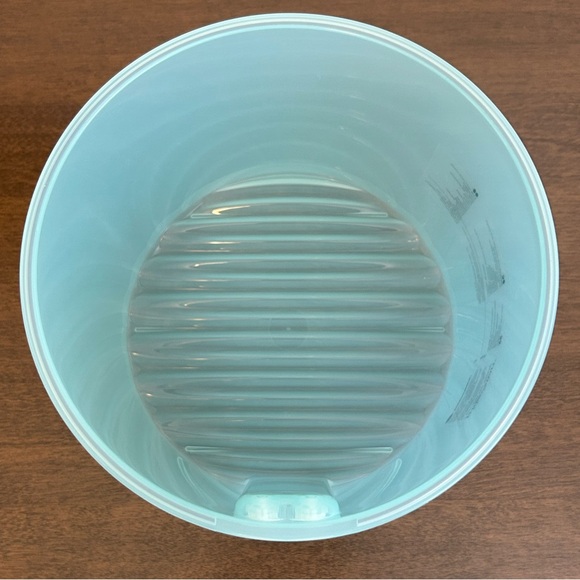 TUPPERWARE LARGE ROUND 20 CUP AQUA VENTED FRIDGESMART #3998 - Picture 10 of 13